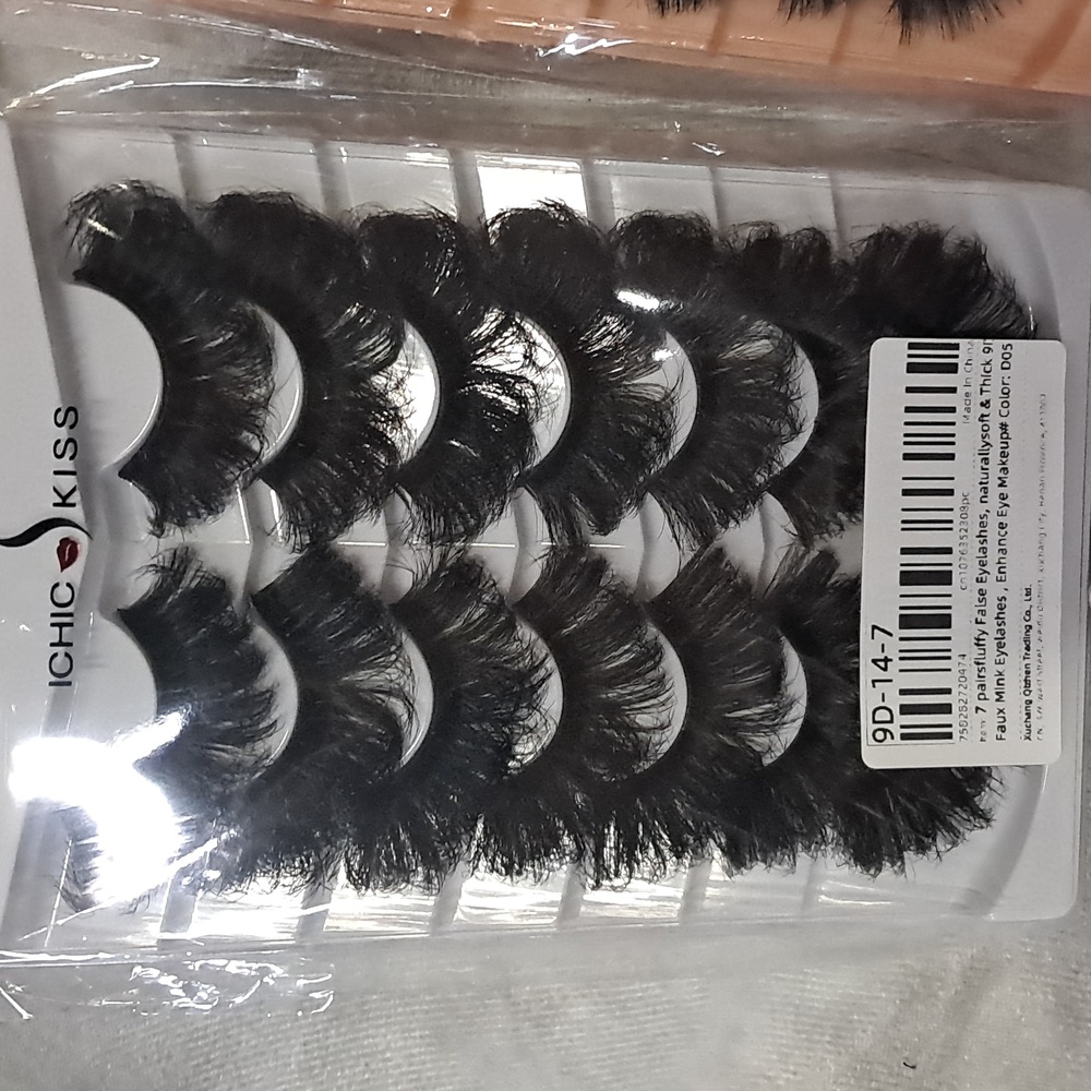 False Eyelashes 2 Sets With Eyelash Curler - Picture 2 of 4